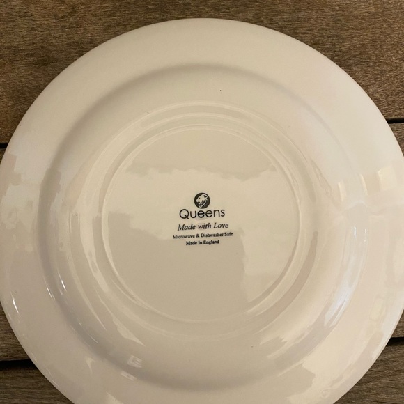 Valentines Day Queens "Made With Love" Heart Salad Plate - Picture 4 of 4